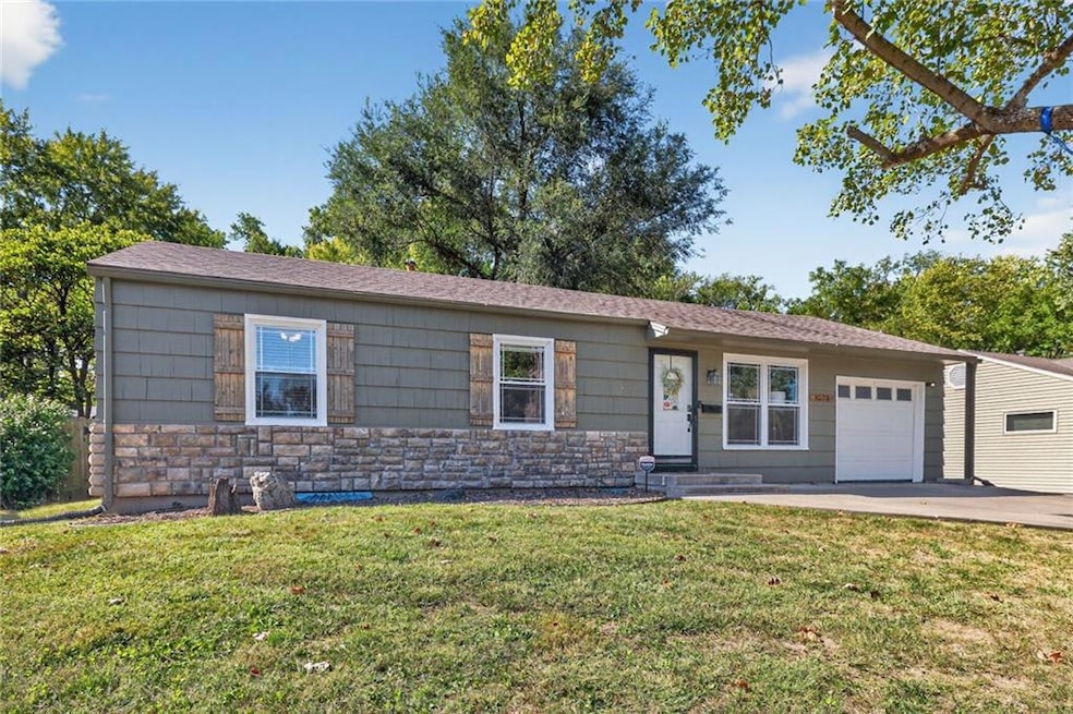 8538 Goodman St, Overland Park, KS 66212 - photo 1