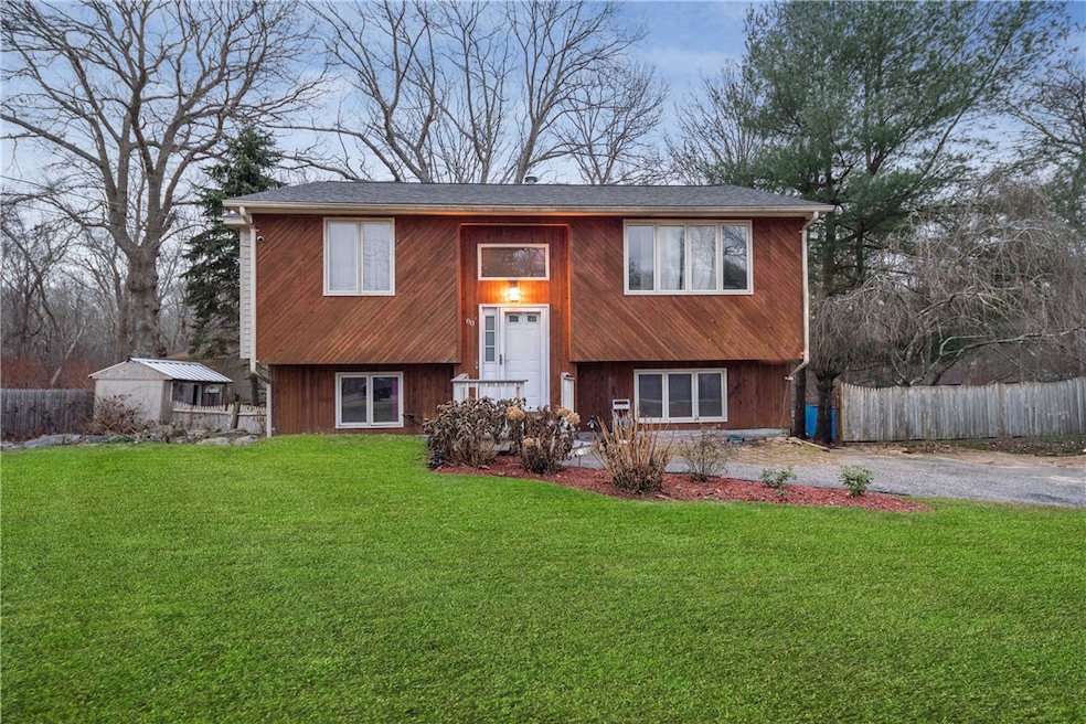 80 Oakside St, Warwick, RI 02889 - photo 1