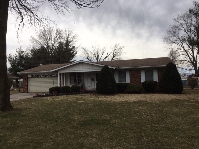 1013 N Henrietta St, Effingham, IL 62401 - photo 1