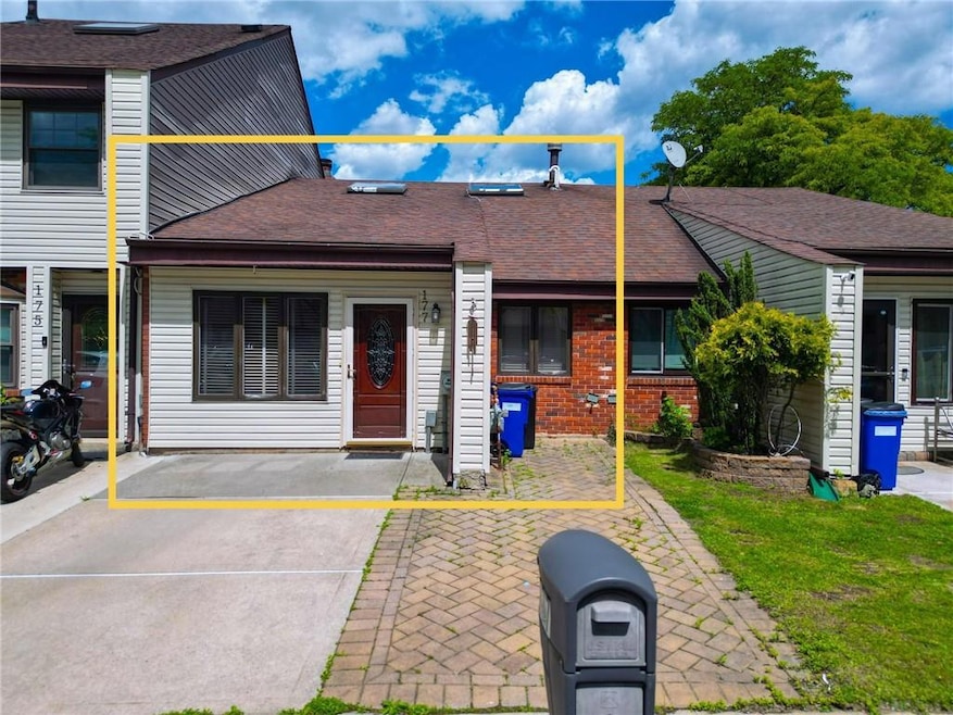 For Sale $599,999 • Co-Listing Agent