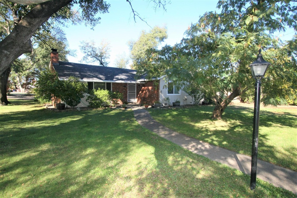 3656 Traverse St, Redding, CA 96002 - photo 1