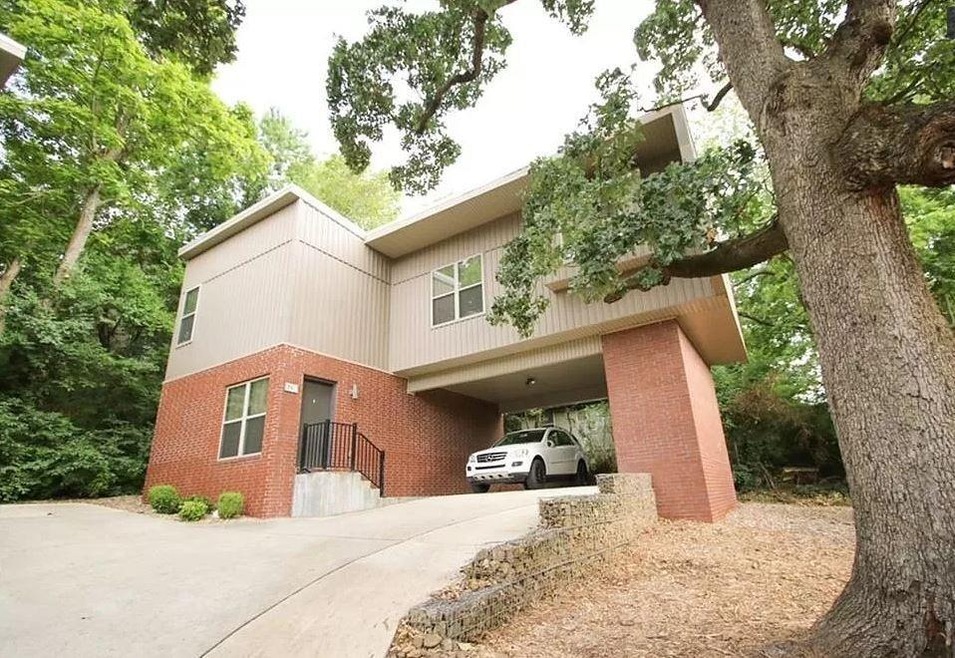 719 N Oakland Ave, Fayetteville, AR 72701 - photo 1