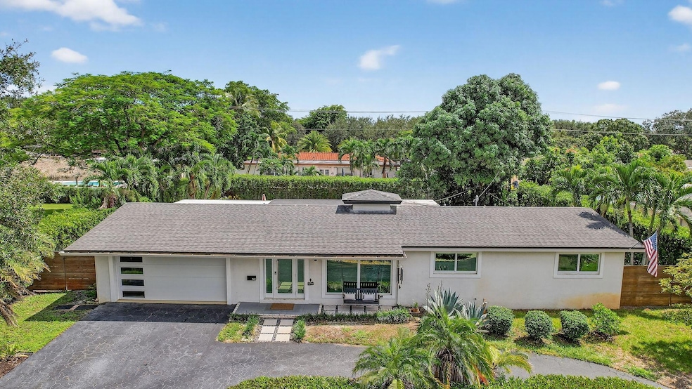 382 S Fig Tree Ln, Plantation, FL 33317 - photo 1