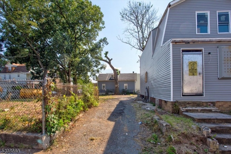 38 Shaw Ave unit 40, Newark, NJ 07112 - photo 1