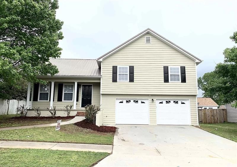 255 Courtyard Cir, Winder, GA 30680 - photo 1