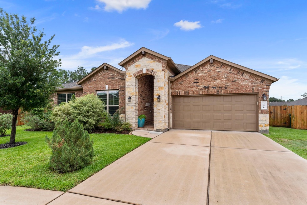 Charming home in a cul-de sac in Foster's Ridge!