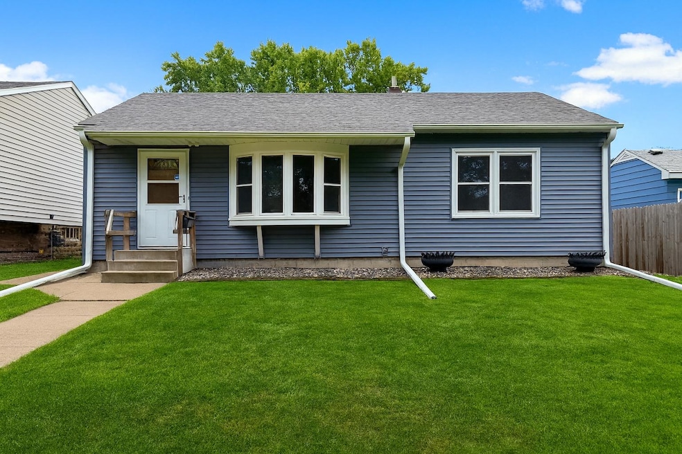 1874 Hoyt Ave E, Saint Paul, MN 55119 - photo 1