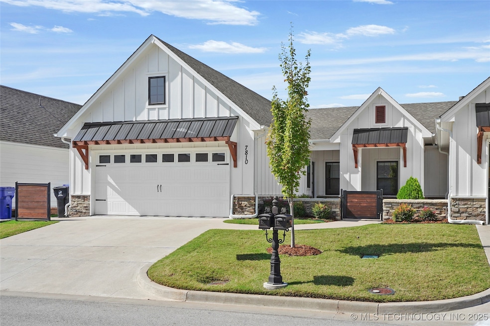 7810 S Sycamore Place, Broken Arrow, OK 74011 - photo 1