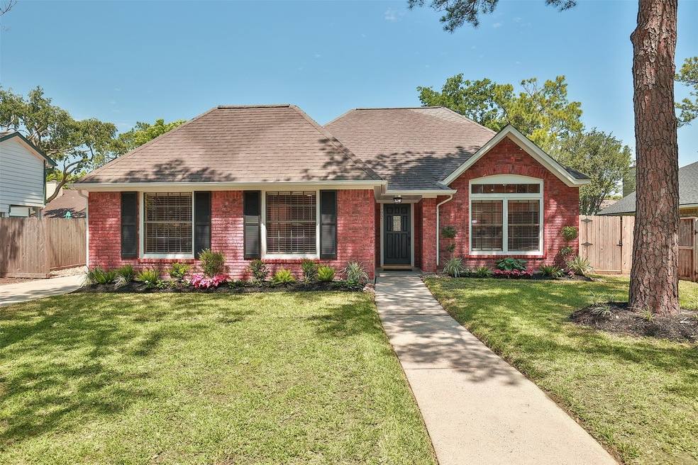 8035 Pine Falls Dr, Houston, TX 77095 - photo 1