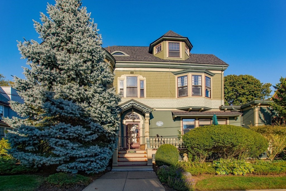 14 Wellington St unit 2, Arlington, MA 02476 - photo 1