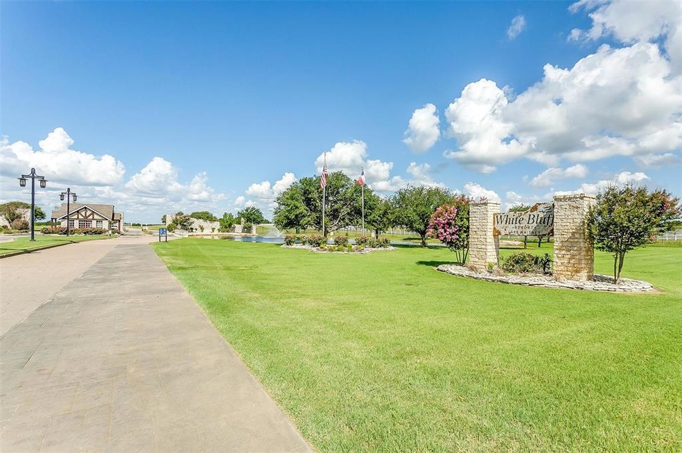 22116 Greenbriar Dr, Whitney, TX 76692 - photo 1