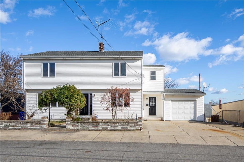 28 Clifford St, Pawtucket, RI 02860 - photo 1