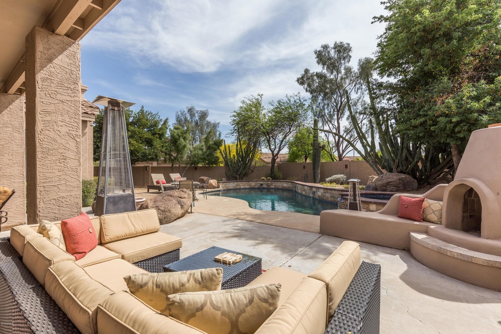 Outdoor Living-Fireplace