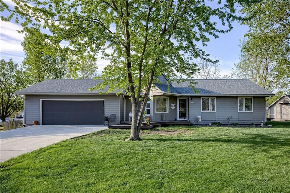 105 E Cedar St, Spring Hill, KS 66083 - photo 1