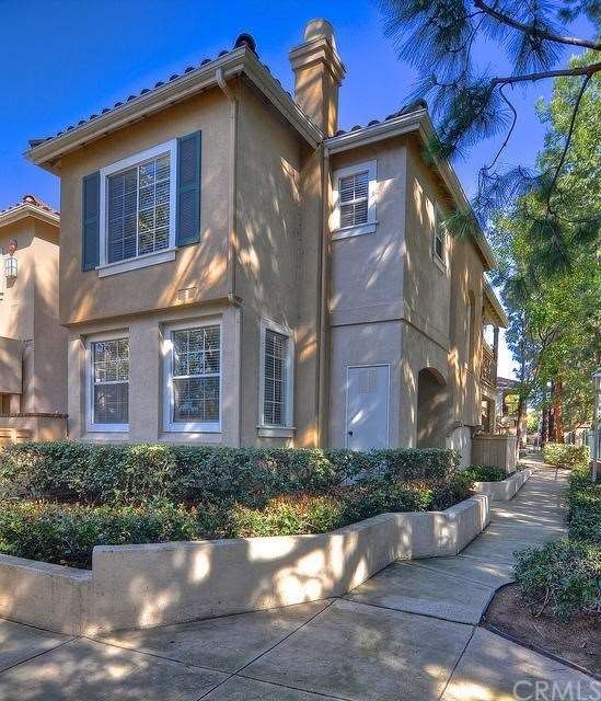 Great private location in the complex!