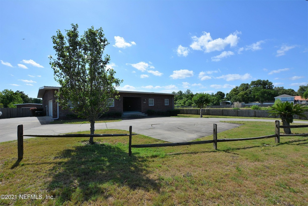 1833 Live Oak Dr, Jacksonville, FL 32246 - photo 1