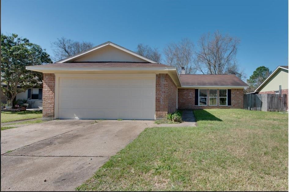 7727 Alperton Dr, Houston, TX 77088 - photo 1