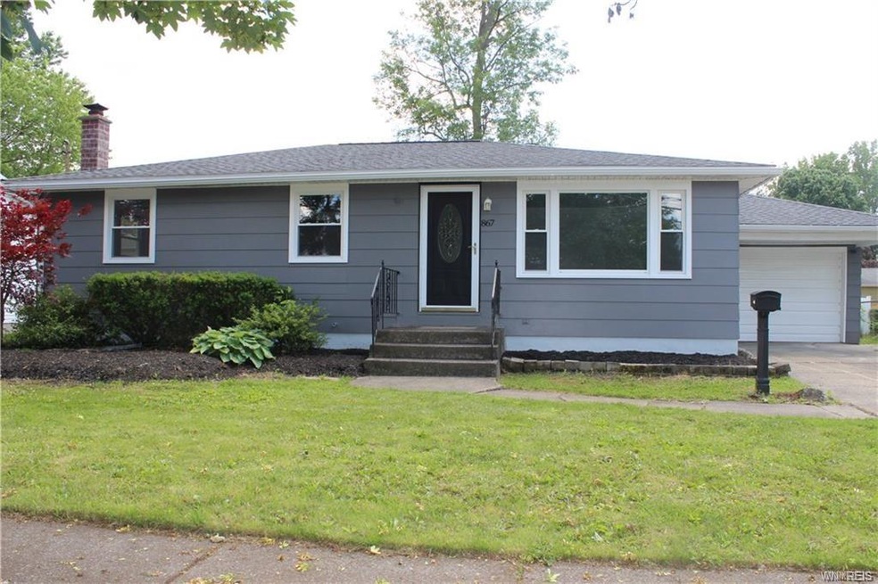867 Remington Dr, North Tonawanda, NY 14120 - photo 1