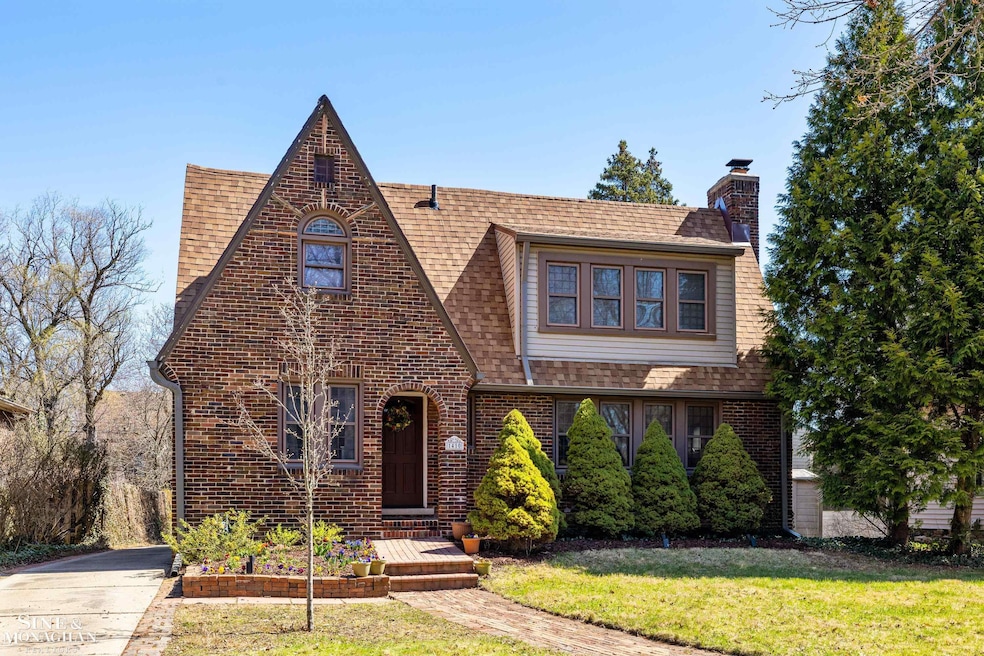 1410 Yorkshire Rd, Grosse Pointe Park, MI 48230 - photo 1