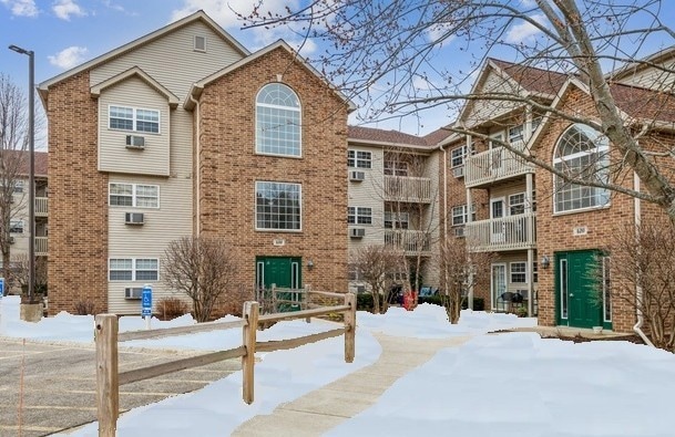 430 Cunat Blvd unit 3G, Richmond, IL 60071 - photo 1