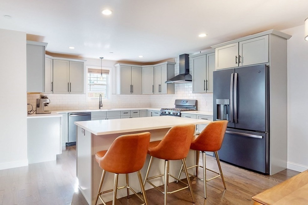 563 Summer St unit 2, Lynn, MA 01905 - photo 1