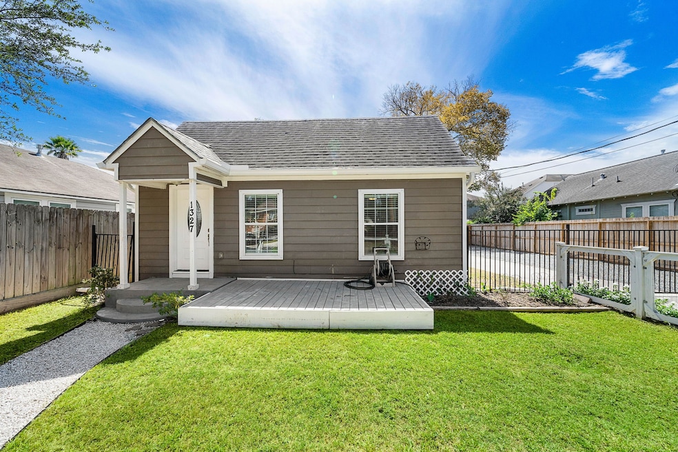 1327 Idylwild St unit A, Houston, TX 77009 - photo 1