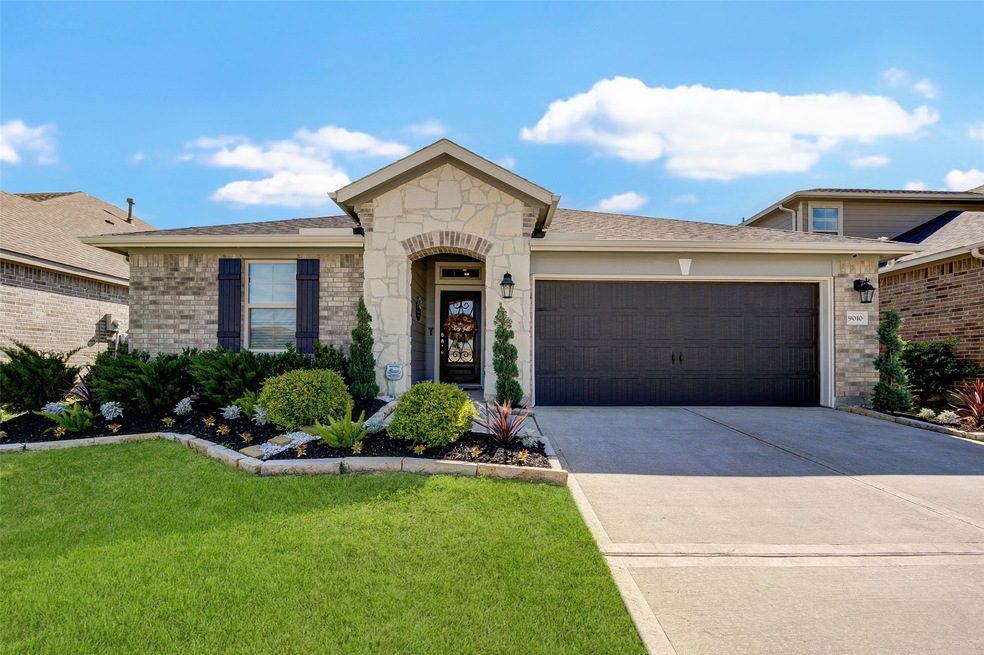 Welcome Home! This home has a beautiful brick/stone elevation