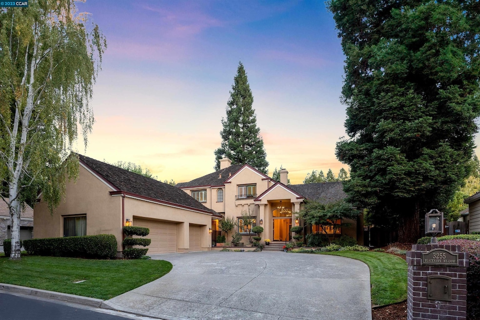 Sold $2,050,000 • Co-Listing Agent