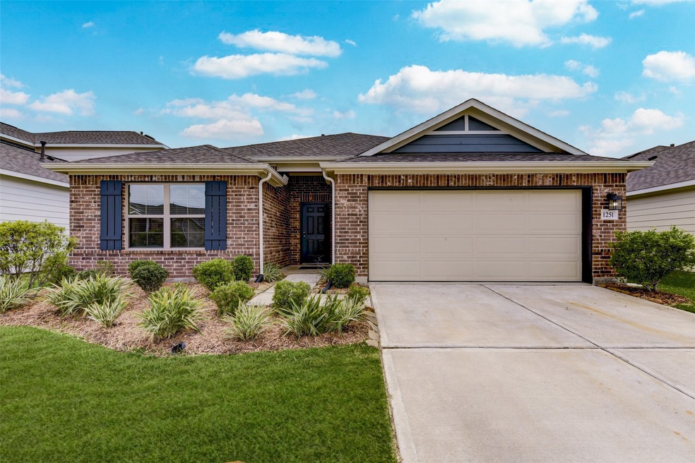 1251 Steed Bluff Dr, Alvin, TX 77511 - photo 1