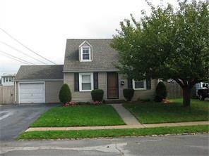 111 Roslyn Ave, Cranston, RI 02910 - photo 1