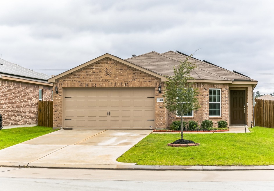 15214 Balmoral Stone Dr, Humble, TX 77396 - photo 1