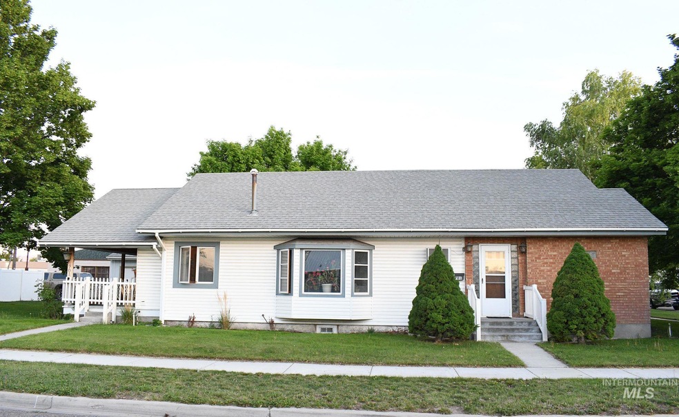 1701 Oakley Ave, Burley, ID 83318 - photo 1