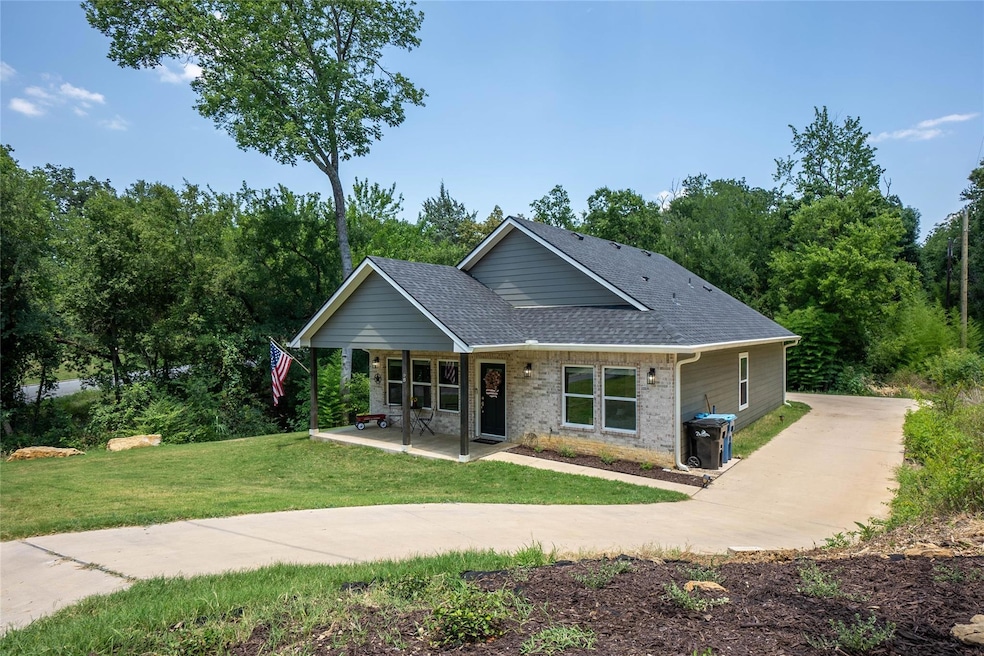 68 Vaughn Dr, Denison, TX 75020 - photo 1