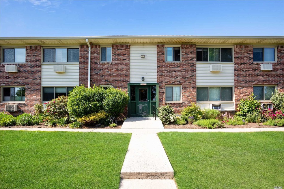 2417 Union Blvd unit 3A, Islip, NY 11751 - photo 1