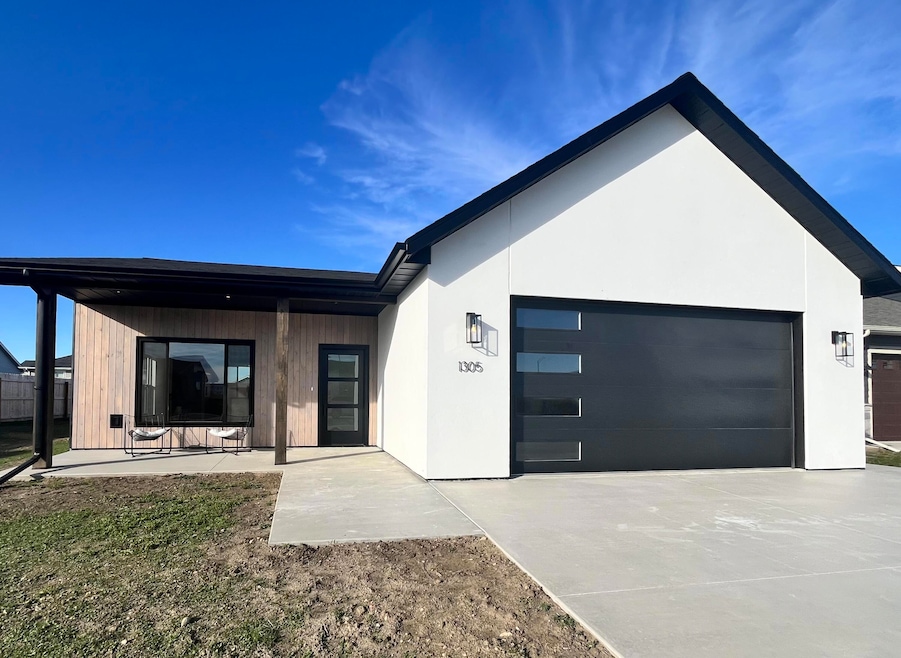 1305 Granite Ln, Sheridan, WY 82801 - photo 1