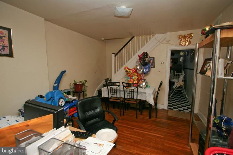 3146 Ravenwood Ave, Baltimore, MD 21213 - photo 1