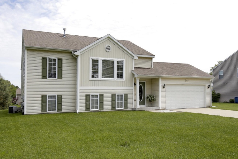 6929 CypressBay-01_TN
