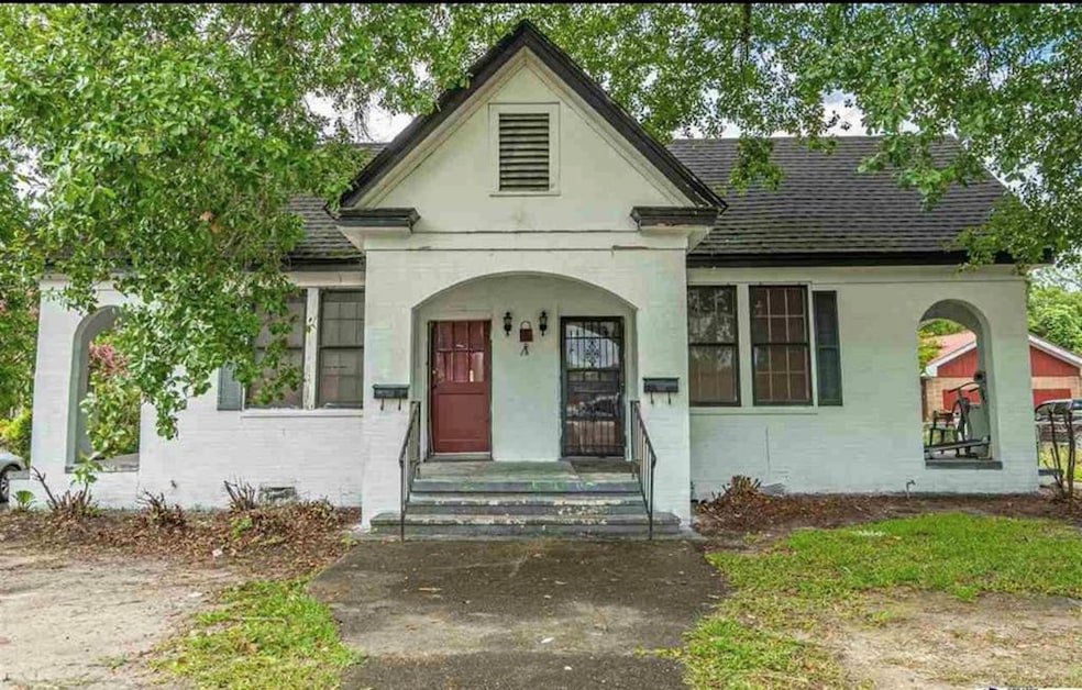 222&220 E Brooks St, Kingstree, SC 29556 - photo 1