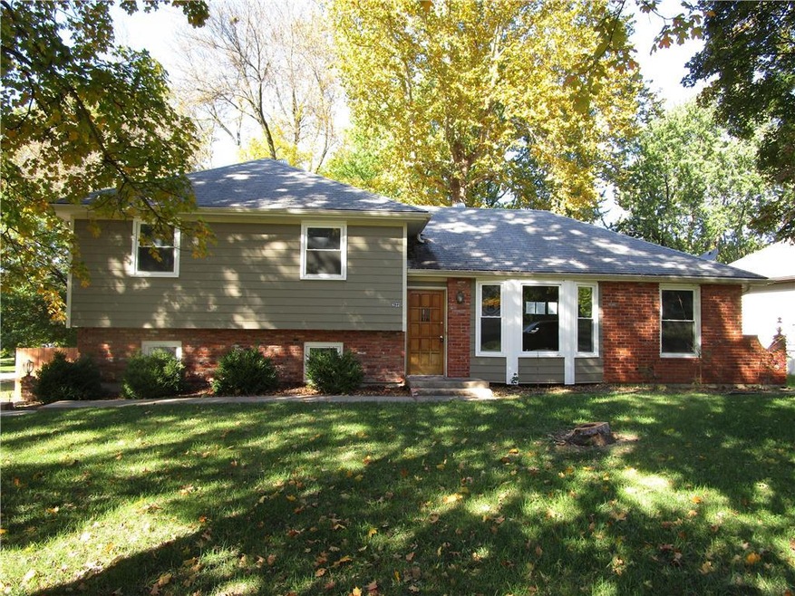 6122 Hauser Dr, Shawnee, KS 66216 - photo 1