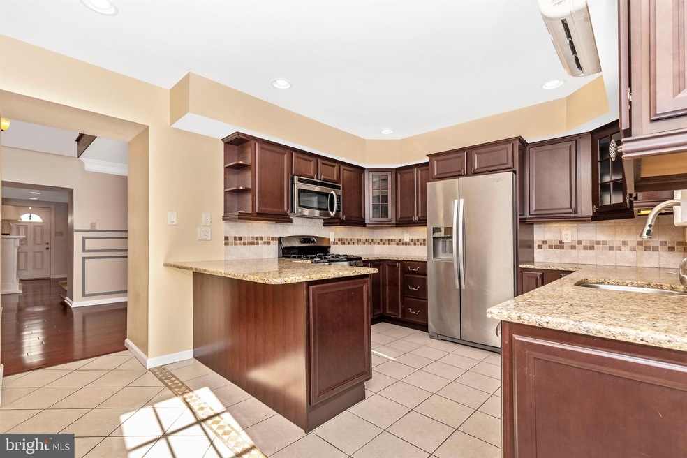 111 Roxborough Ave, Philadelphia, PA 19127 - photo 1