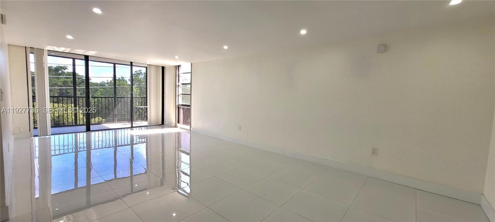 Dorset House unit C302, North Miami, FL 33181 - photo 1