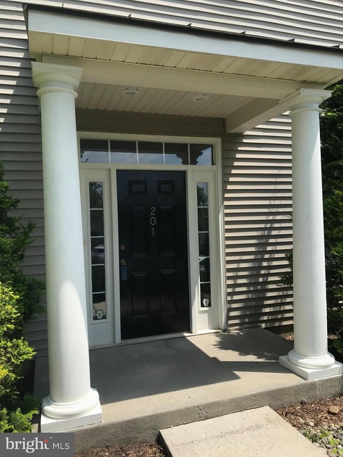 201 Springmont Dr unit 15, Reading, PA 19610 - photo 1