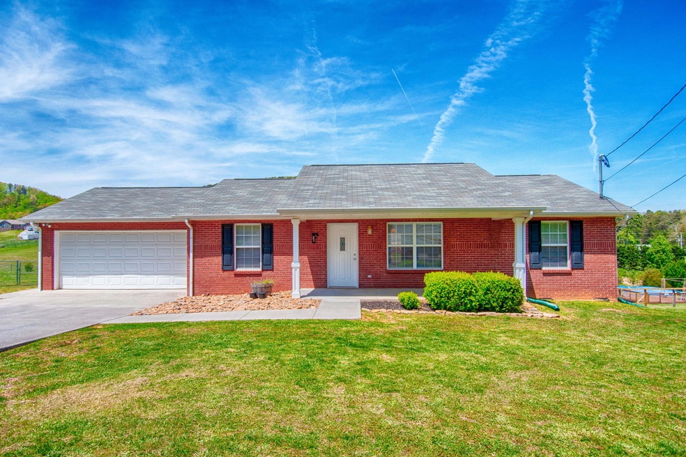 341 Bowers Park Cir, Knoxville, TN 37920 - photo 1