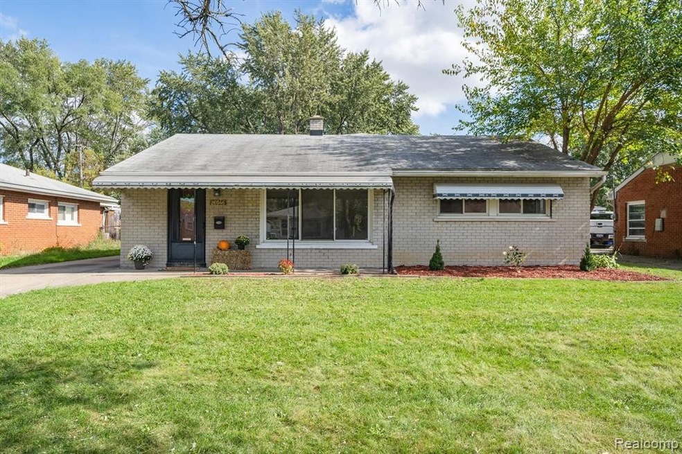 26046 Compson St, Roseville, MI 48066 - photo 1