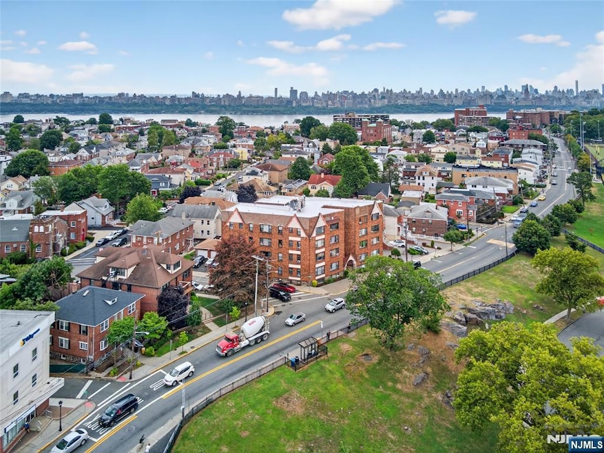 For Sale $650,000 • Co-Listing Agent