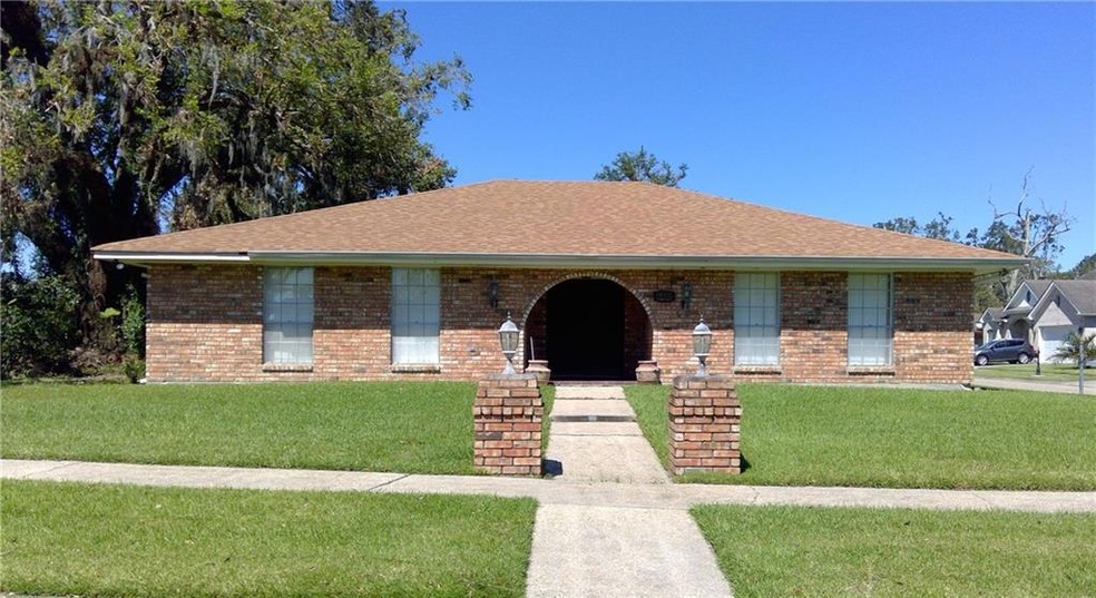 4029 Ellen Dr, Marrero, LA 70072 - photo 1