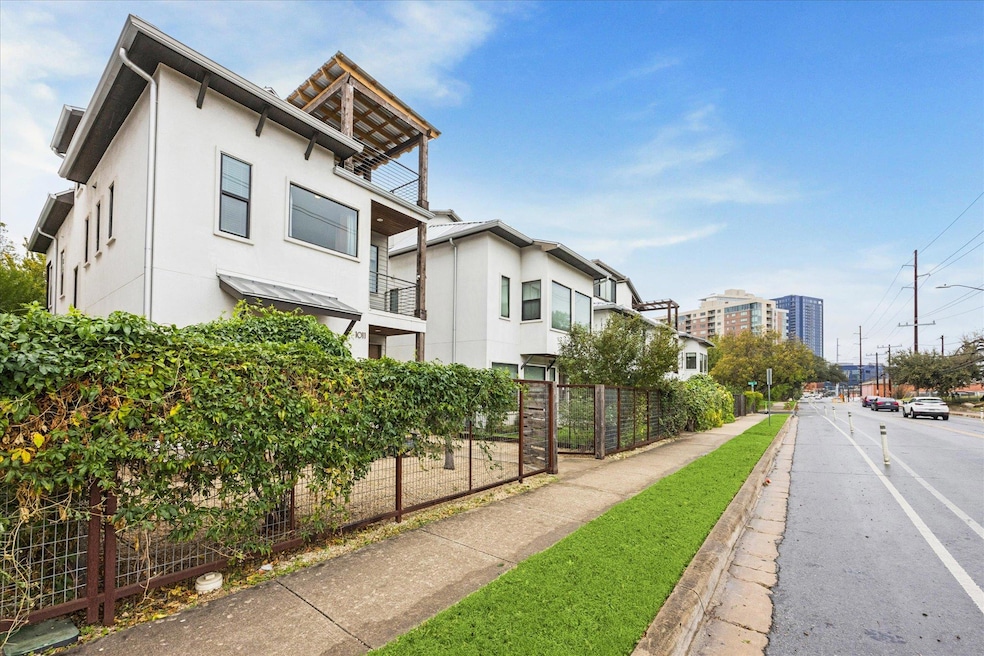 1011 E 12th St, Austin, TX 78702 - photo 1