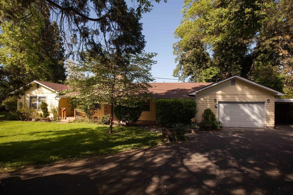 1172 Acacia Ln, Grants Pass, OR 97527 - photo 1