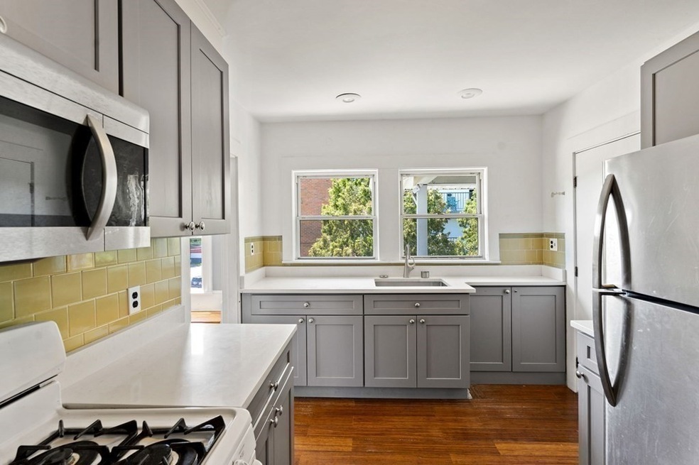 186 Quincy Ave unit 2, Quincy, MA 02169 - photo 1