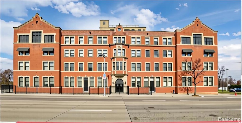 Under Contract $125,000 • Co-Listing Agent